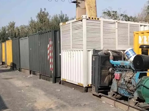 苏家屯200KW柴油发电机机组每小时油耗是多少？